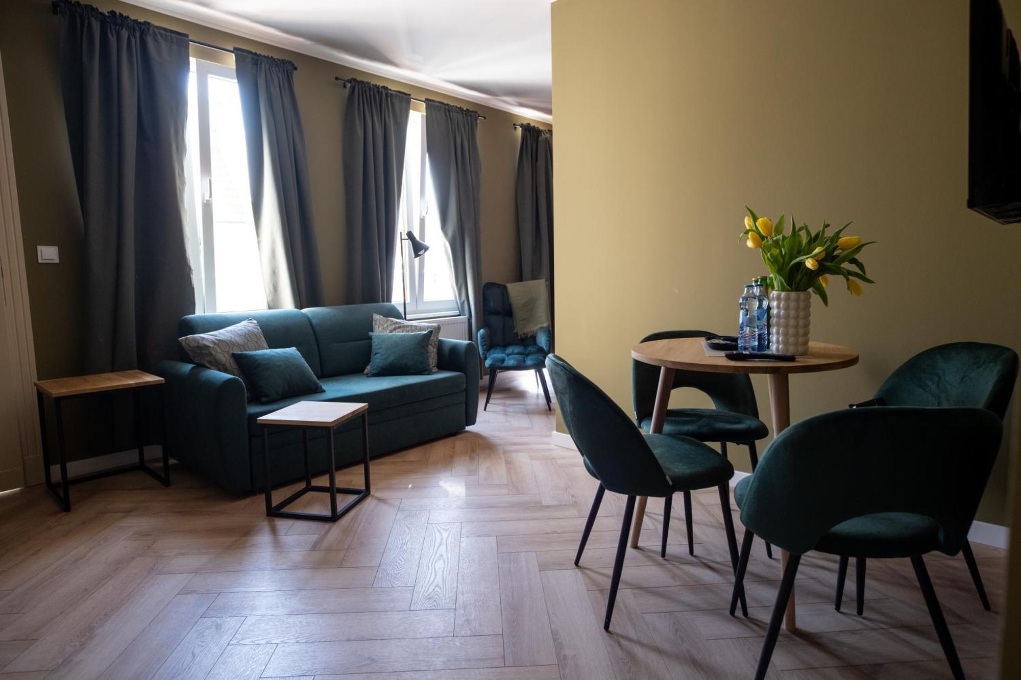 Apartamenty Drevny Kocur Poznan Exterior photo