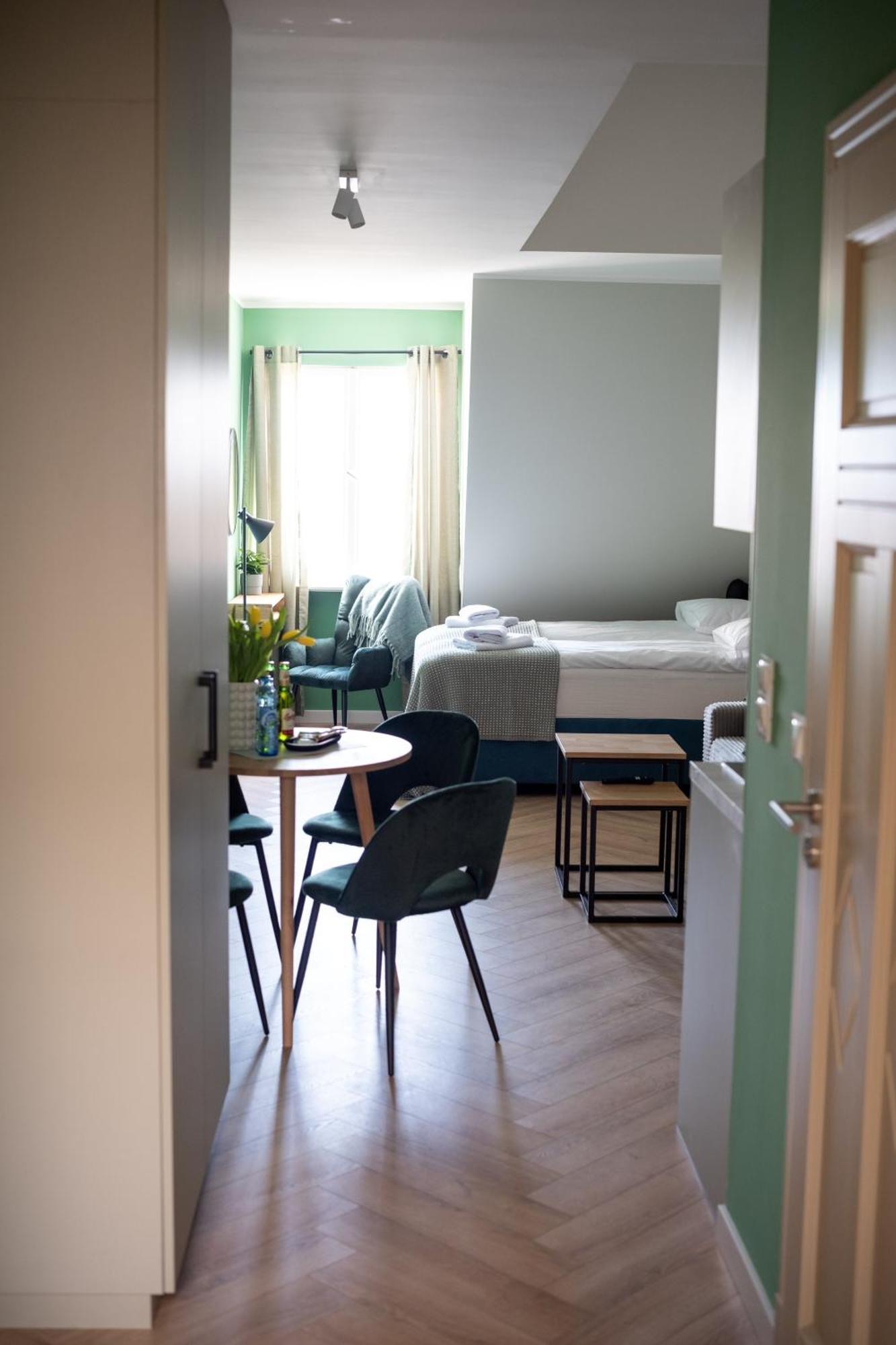 Apartamenty Drevny Kocur Poznan Exterior photo
